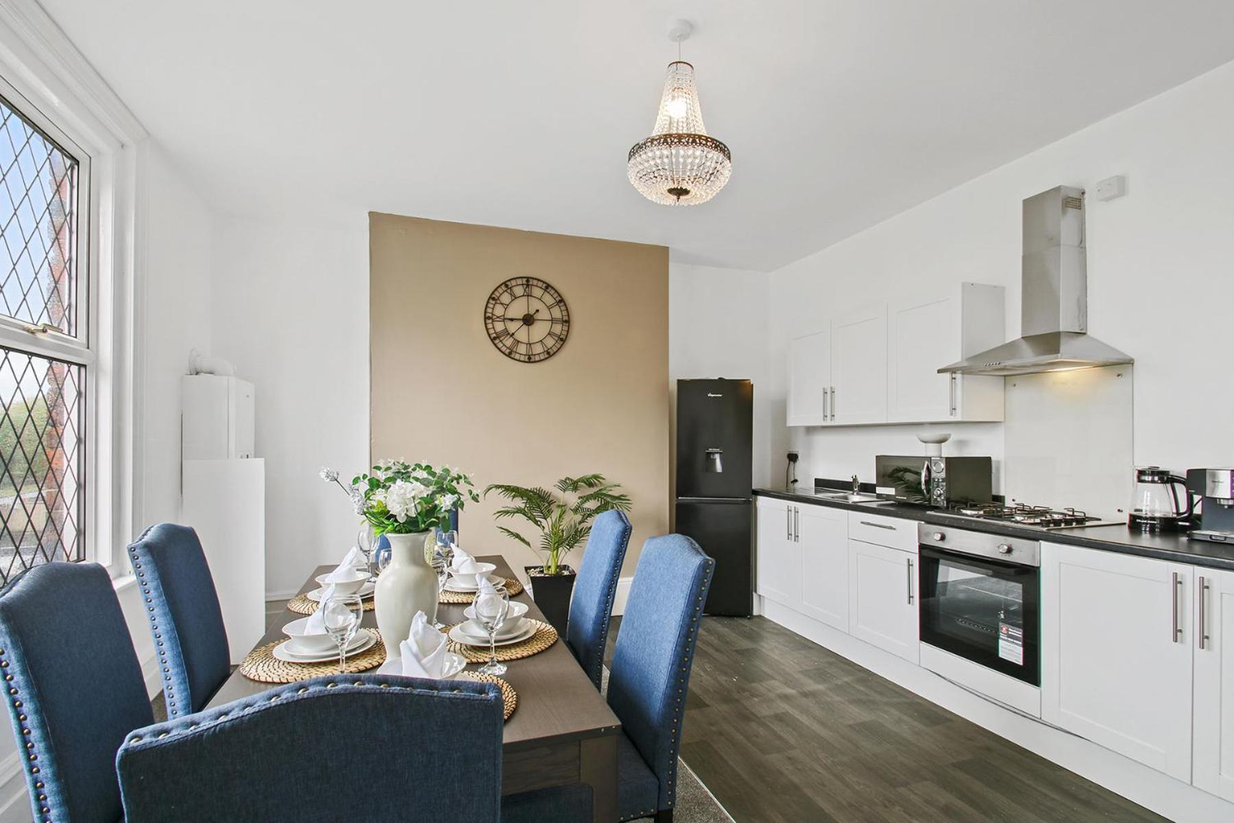 Home In Woodhouse, Leeds Лидс Экстерьер фото