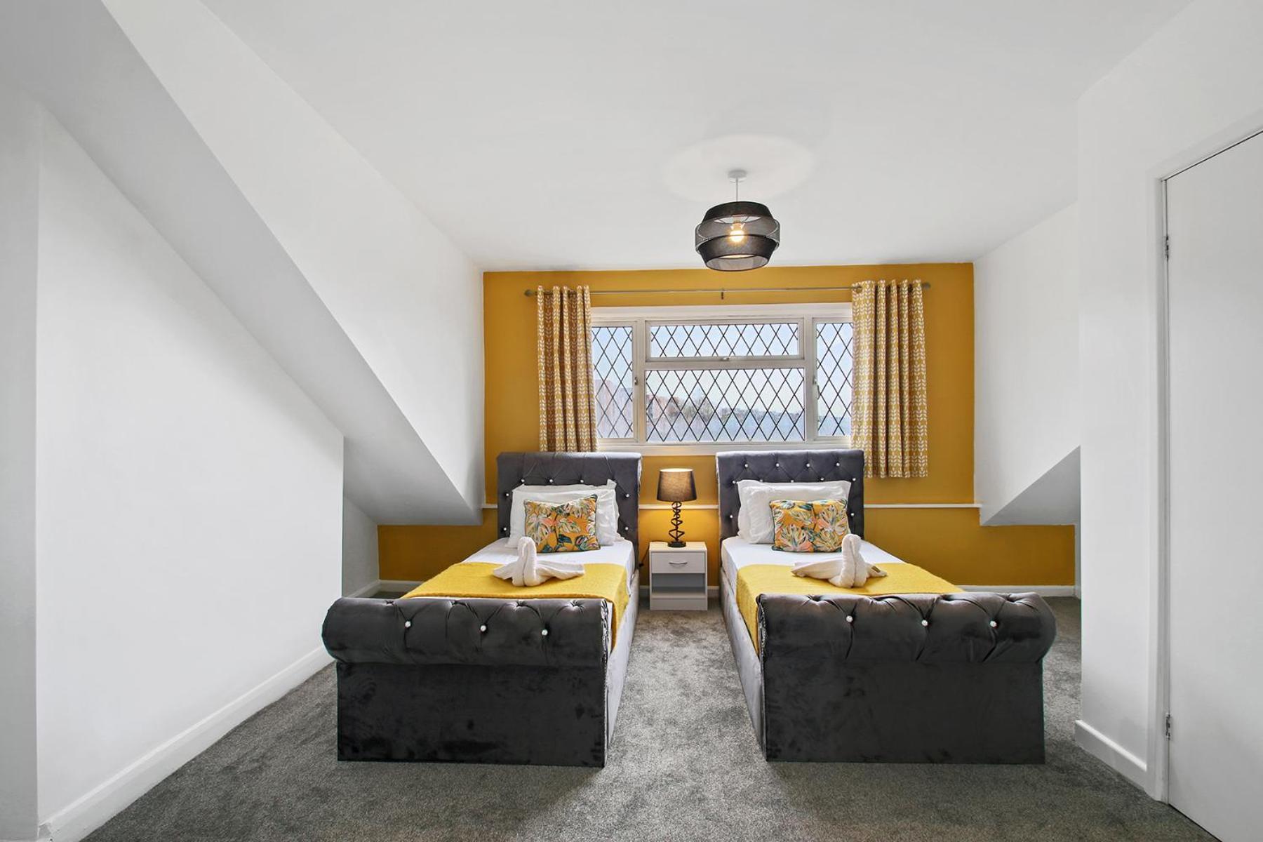 Home In Woodhouse, Leeds Лидс Экстерьер фото